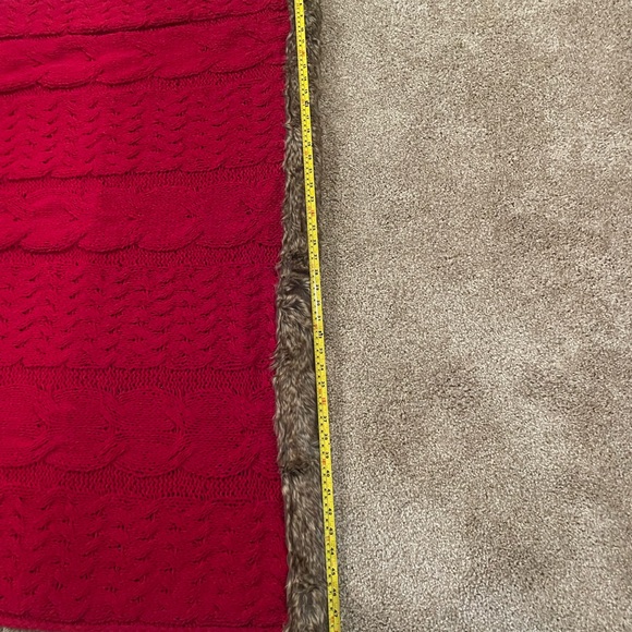NEW Christmas knit throw blanket with faux fur trim - Picture 8 of 9